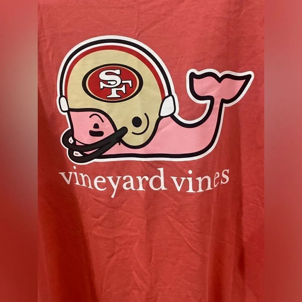 Vineyard Vines Red Graphic Pocket Tee - Picture 4 of 5